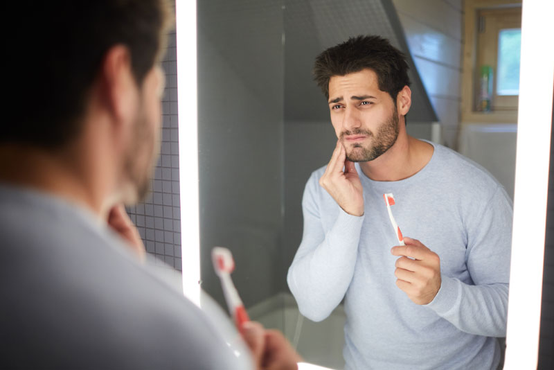 dental-patient-suffering-from-tooth-infection